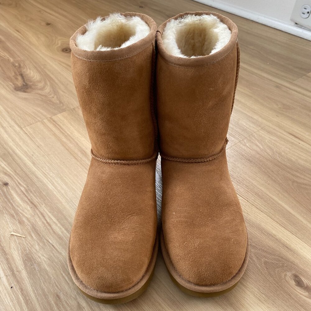 UGG Boots Size 8 Chesnut